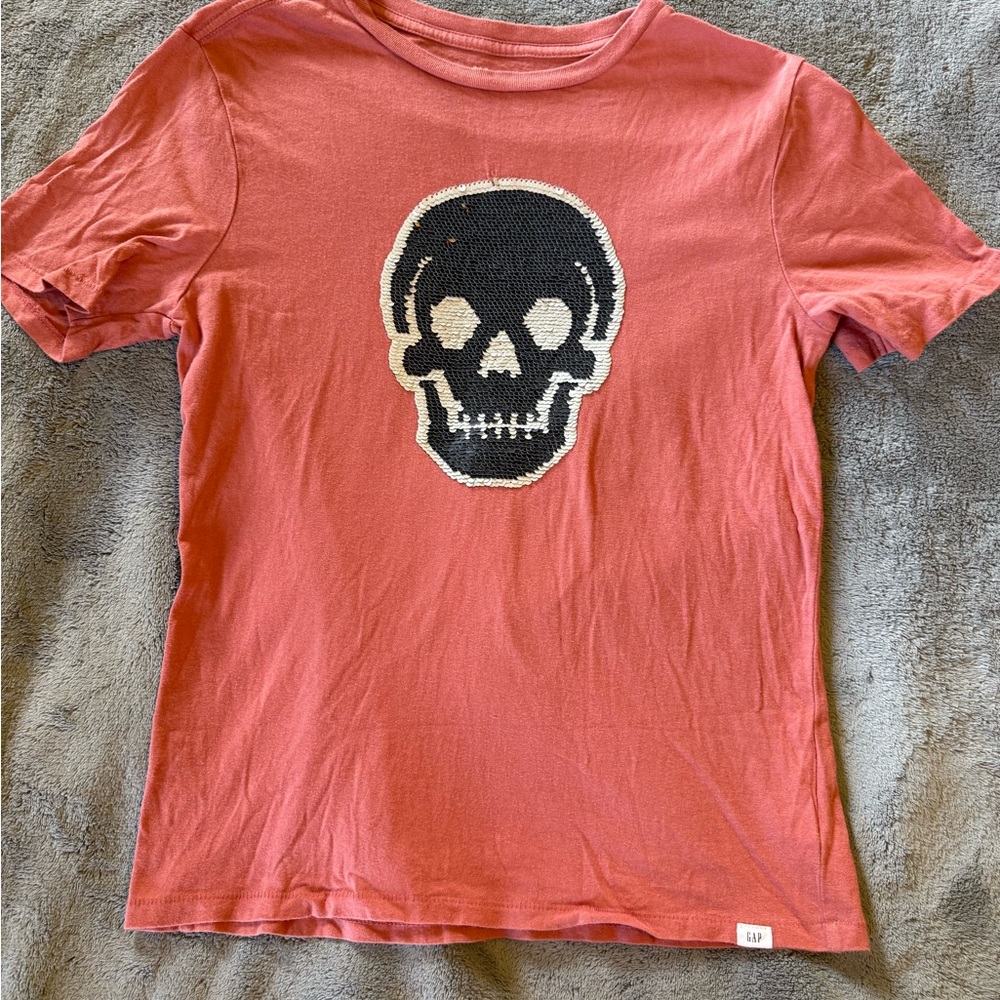Boys GAP Skull Graphic Tee with flip sequins - Size XL